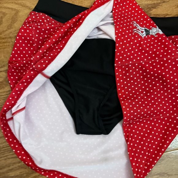 Running skirt. Size 4. I will say small - Picture 3 of 4